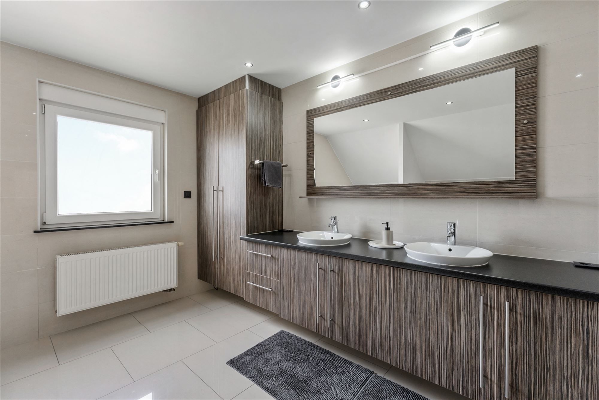 ZEER RUIME WONING MET 5 LAAPKAMERS OP RUSTIGE DOCH CENTRALE LIGGING IN KOERSEL foto 16