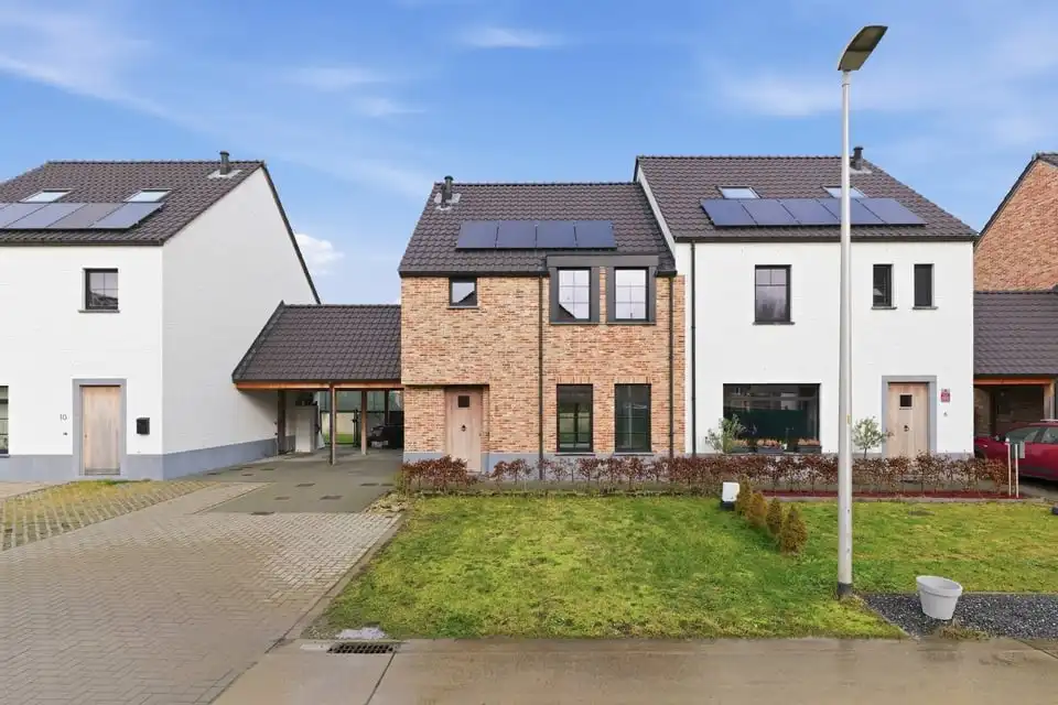 STIJLVOL EN DUURZAAM WONEN IN HOF VAN SPROLANT foto {{pictureIndex}}