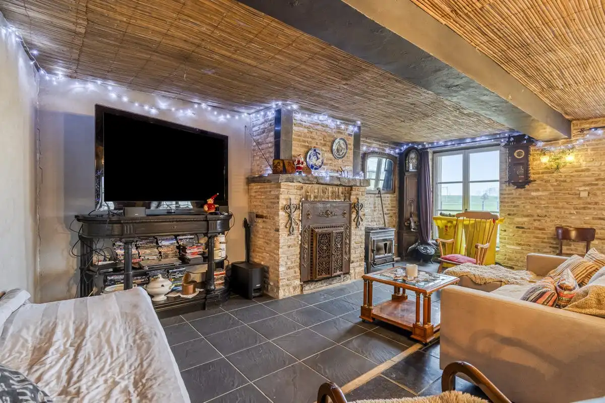 Polyvalente woning te Oudenburg met grote parking foto 19