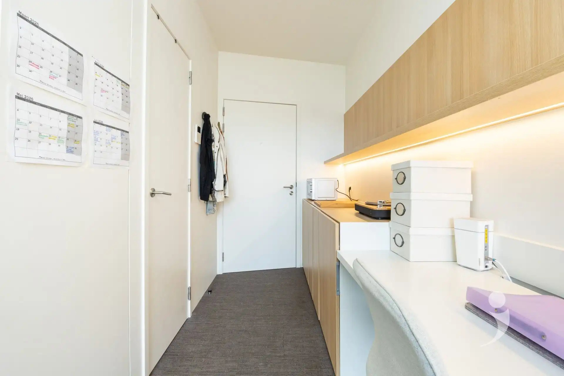 Luxueuze studentenkamer met eigen sanitair en terras foto 4