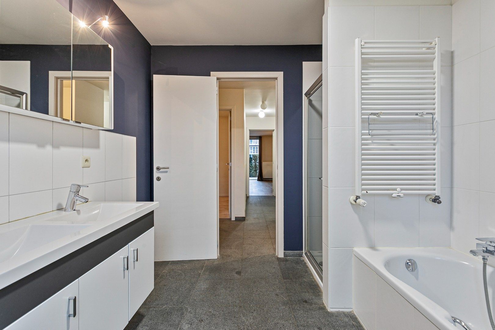 Prachtig gelijkvloers  3 slaapkamer appartement met tuin van 389m2 foto 19