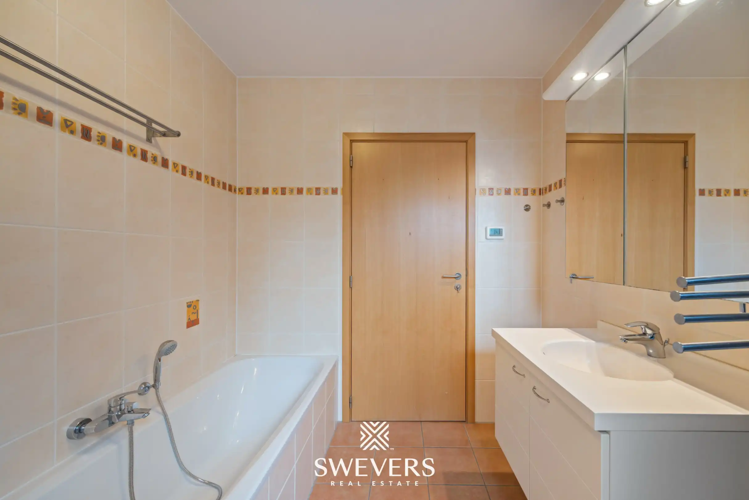 Uitstekend gelegen gelijkvloers appartement met 2 slaapkamers en private tuin foto 13