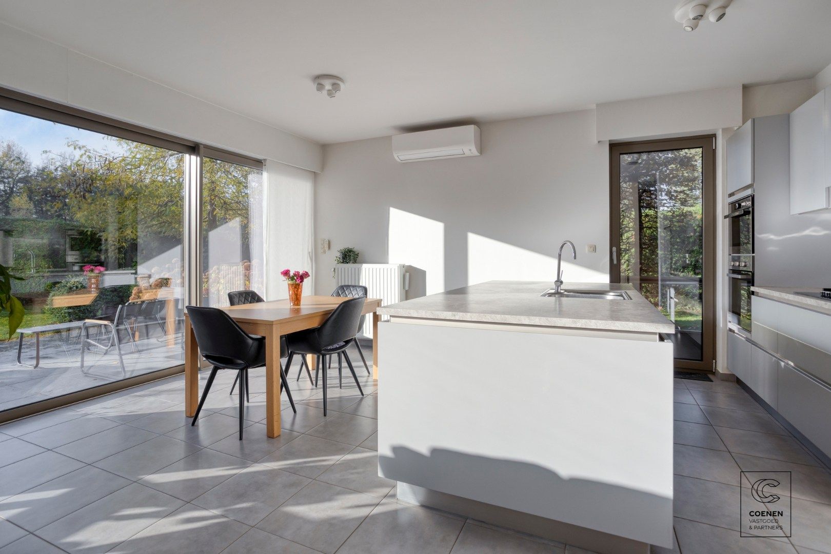 Recente gezinswoning met 4 slaapkamers op een uiterst rustige ligging te Westmalle! foto 7