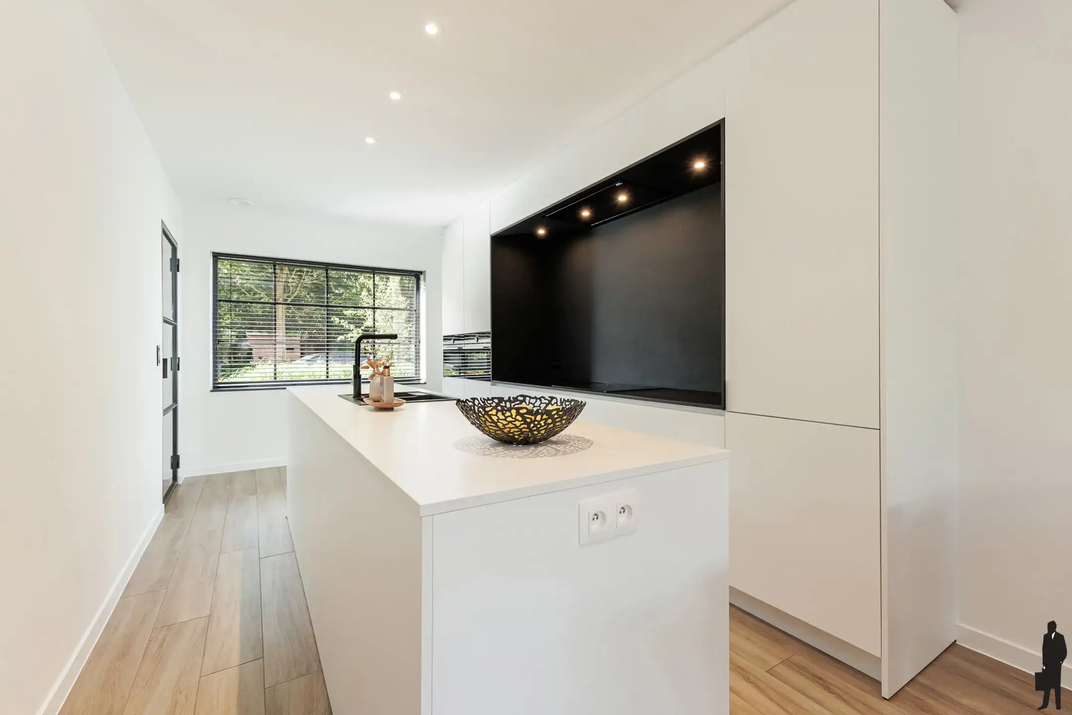 Stijlvolle gezinswoning met 4 slpk & garage in Melsele foto 6