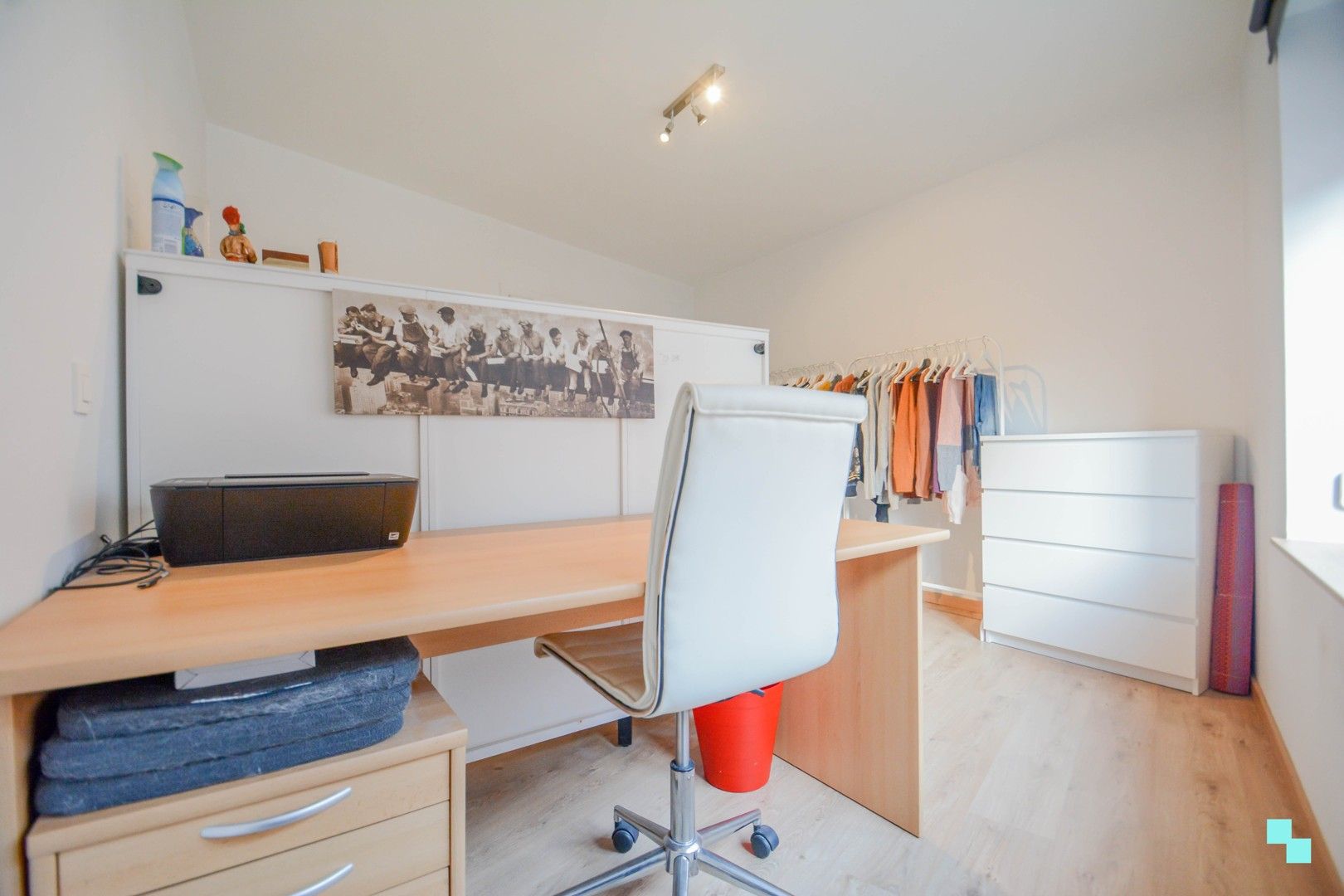 Gesloten bebouwing in hartje Izegem foto 21