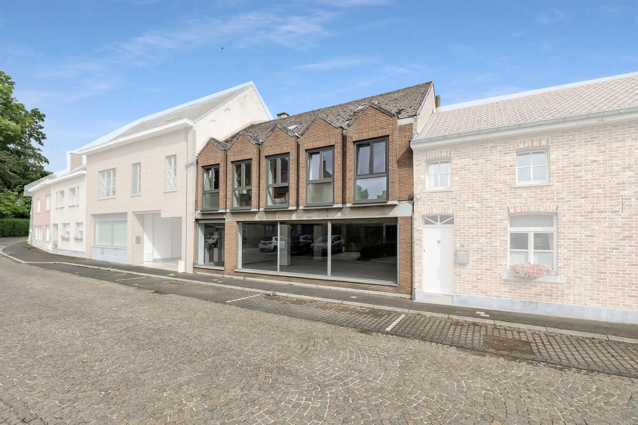 Handelspand (315m²) met 4 staanplaatsen te Roosdaal  foto 2