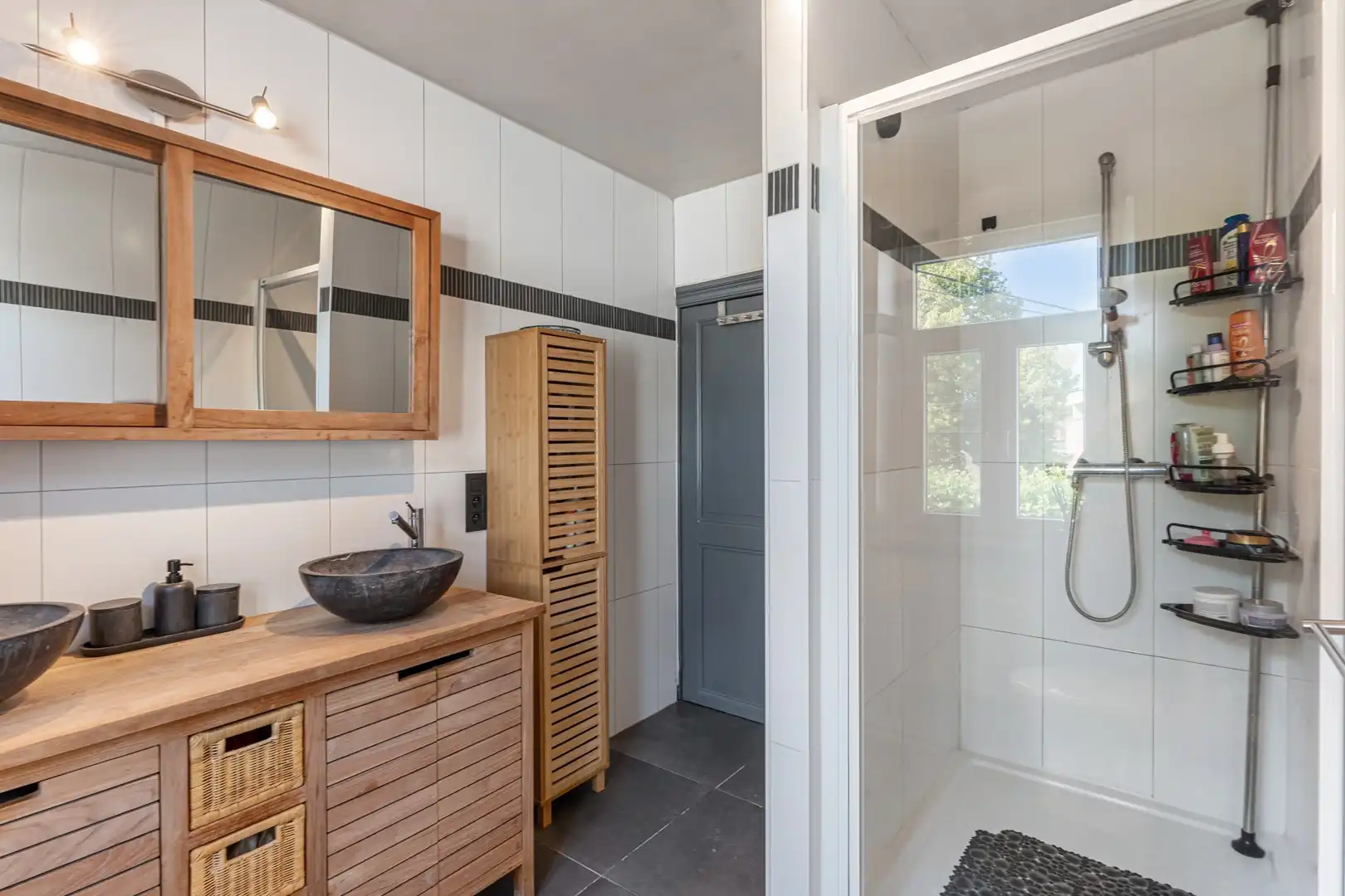 Karaktervolle gerenoveerde hoeve met 576 m² woonoppervlakte op 28a 02ca in Landen-Walshoutem. foto 30
