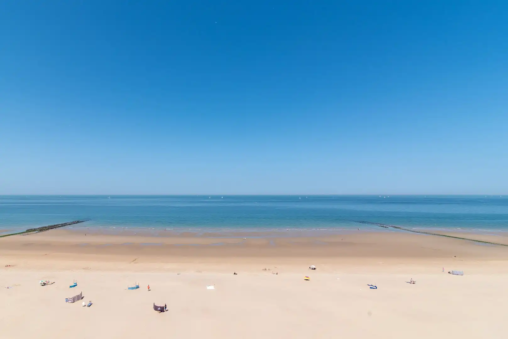 Mooie studio gelegen op de achtste verdieping met prachtig zicht op zee! foto 10