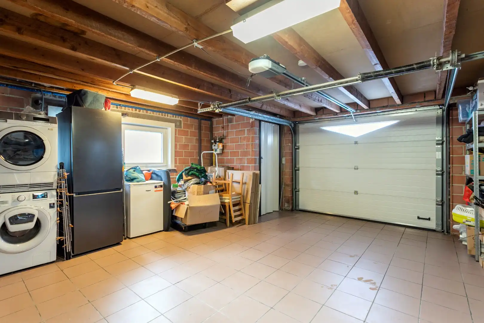 Instapklare woning met 3 slaapkamers, tuin en 2 garages.  foto 16