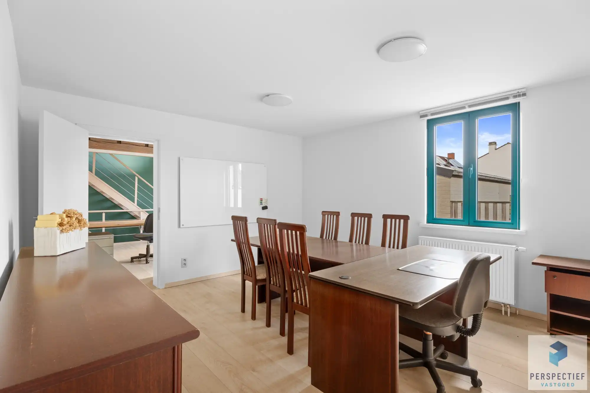 Veelzijdig handelshuis/kantoorgebouw foto 4