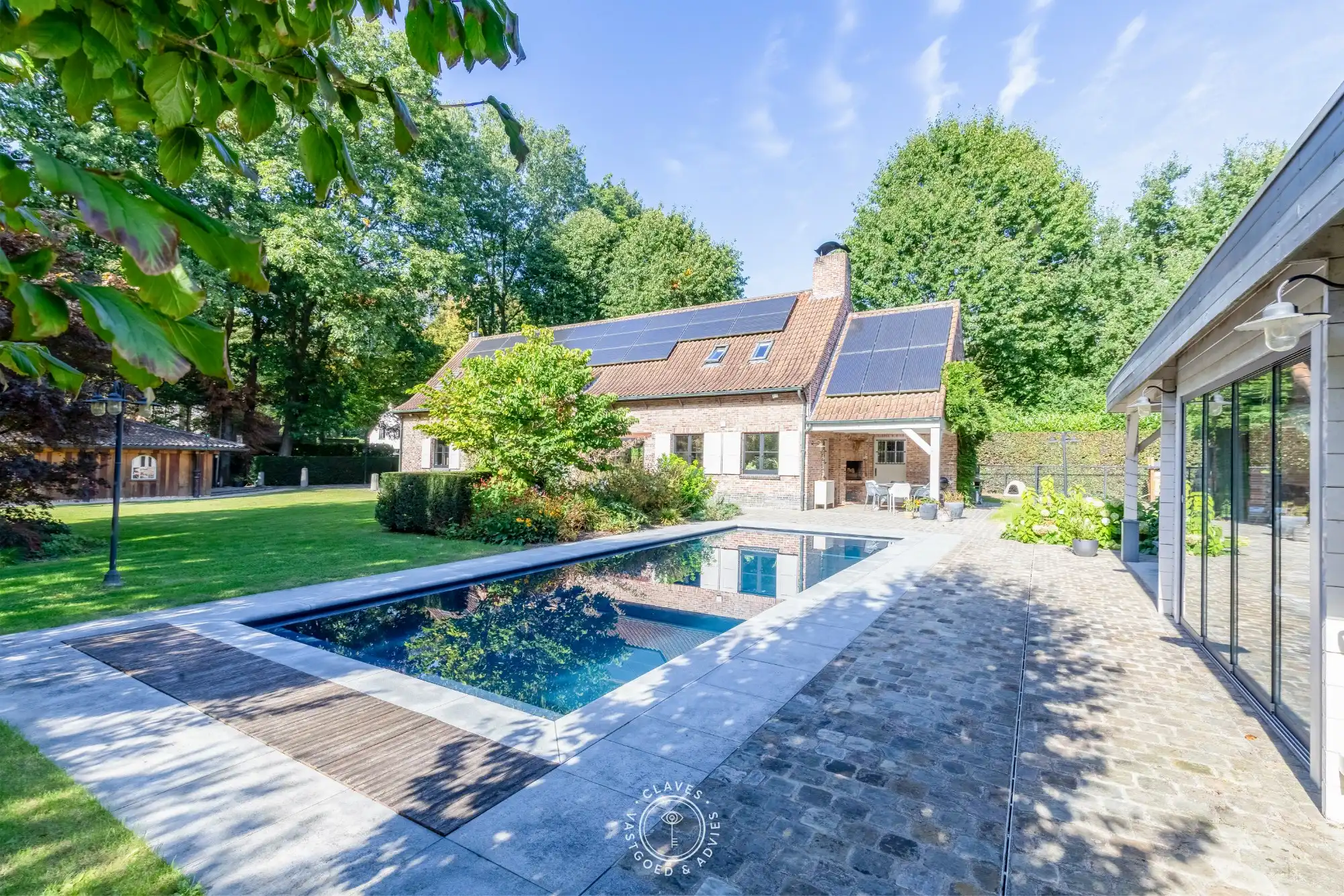Villa met karakter, zwembad en een zee aan groen in Waasmunster foto 19