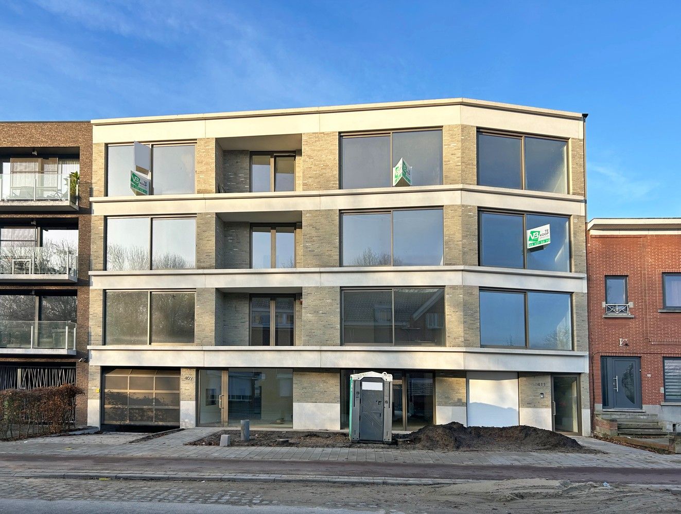 Licht en functioneel appartement (+/- 92 m²) met 2 slaapkamers en west georiënteerd privatief terras! foto 3