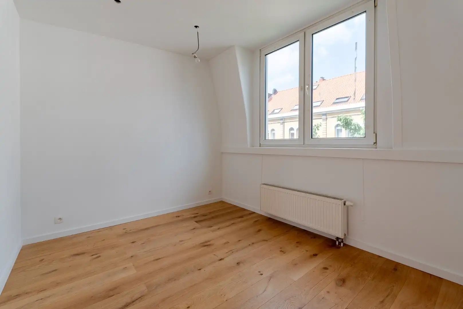 Gerenoveerd appartement met terras, op topligging foto 6