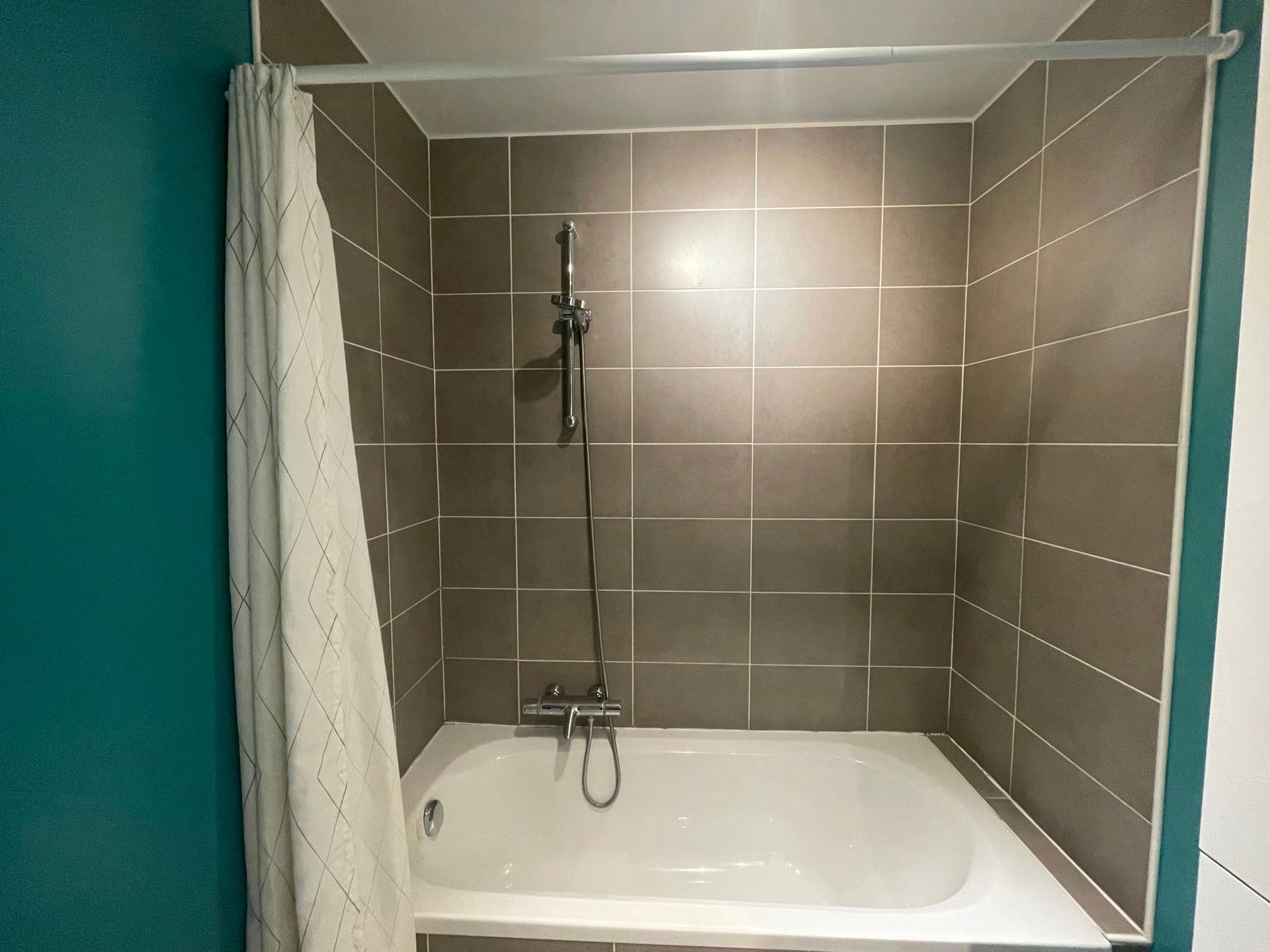 Ruim gelijkvloers appartement met tuin foto 6