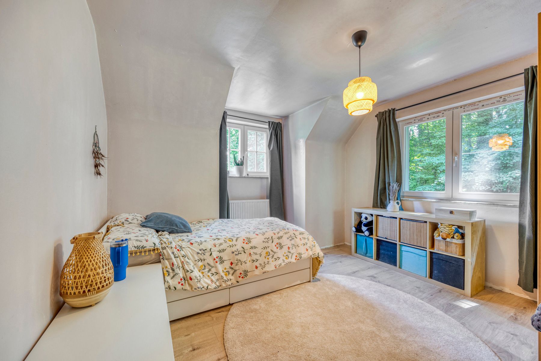Zeer ruime gerenoveerde woning (± 398 m²) op een perceel van ± 60 are in het prestigieuze Bois de Strihoux foto 24
