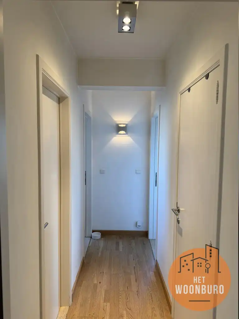 Ruim appartement met 2 slpks, bureau, kelder en staanplaats foto 8