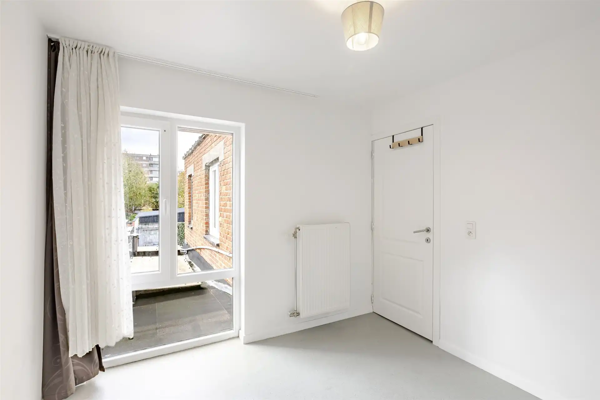 Ruime woning met 4 slks, tuin en garage foto 15