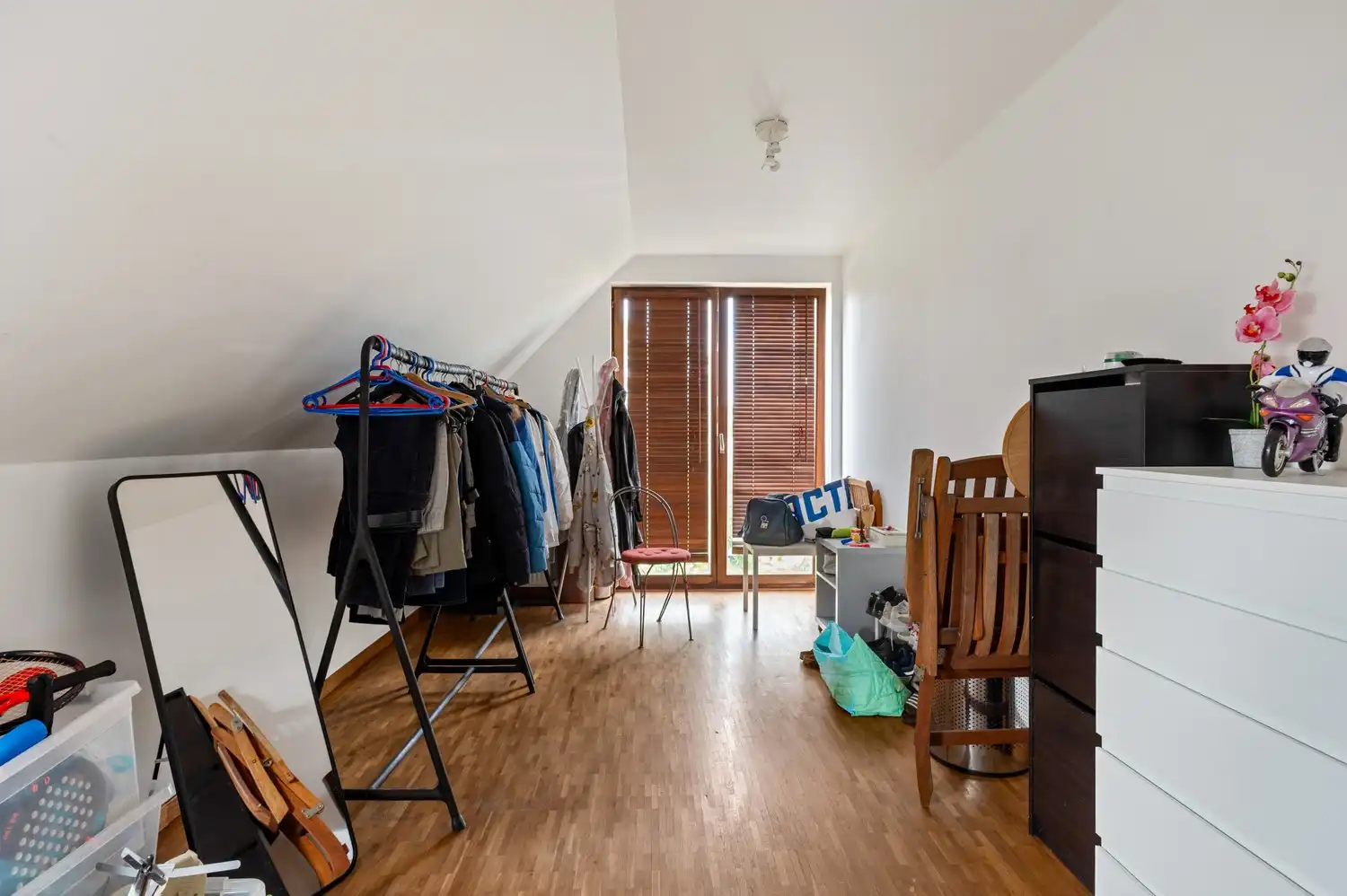 Riant duplex appartement met terras te Borsbeek foto 9