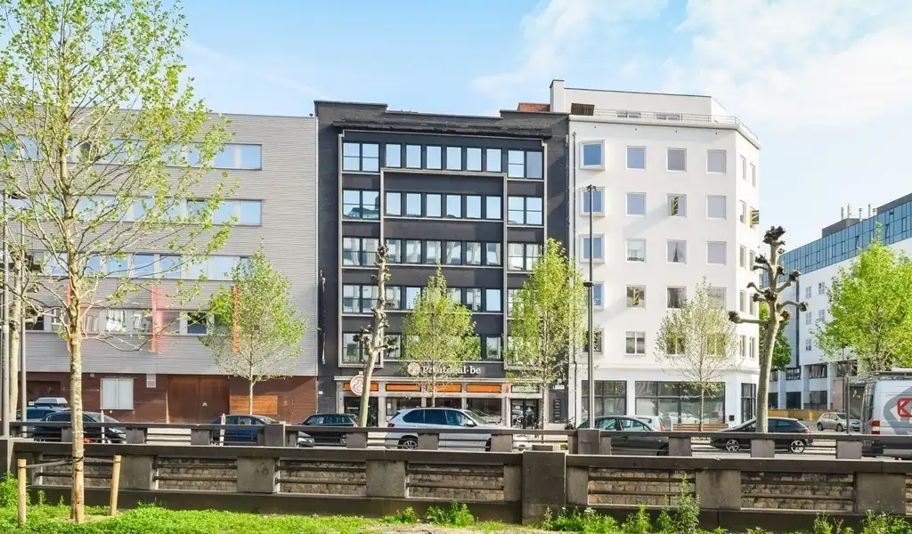 Polyvalente ruimte te huur vlakbij Eilandje in Antwerpen foto {{pictureIndex}}