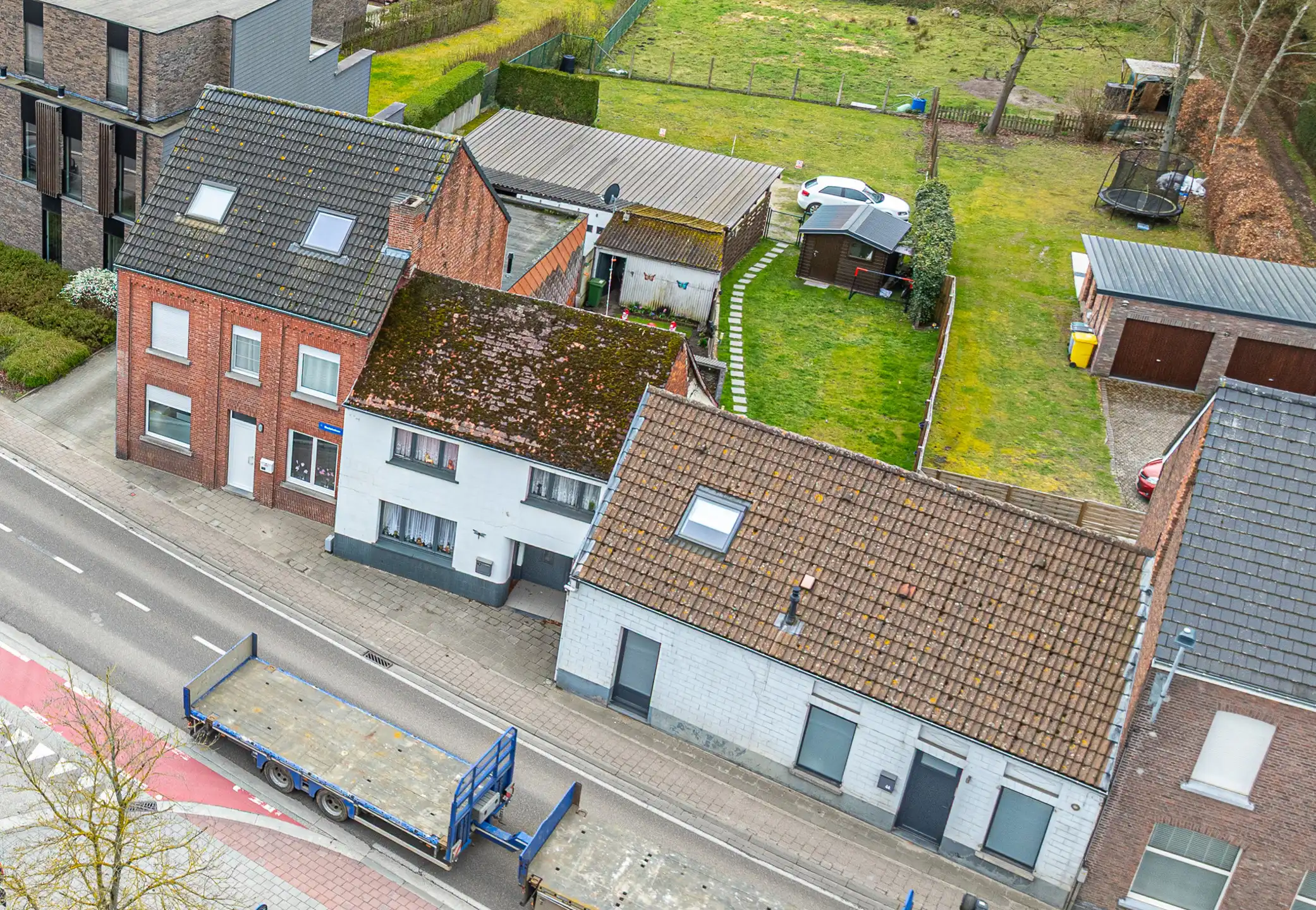 Instapklare woning met 3 slpk, terras en tuintje foto 2