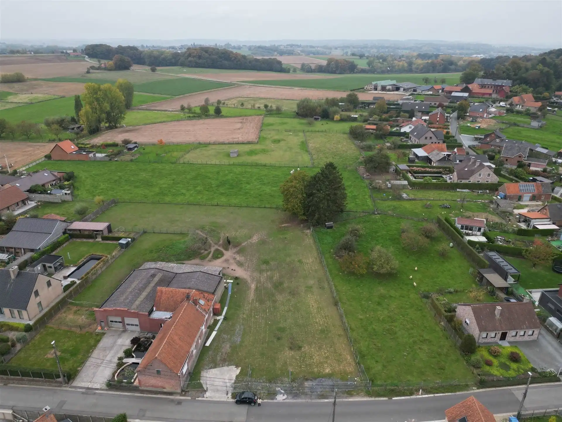 Rustig gelegen bouwgrond voor HOB foto 3