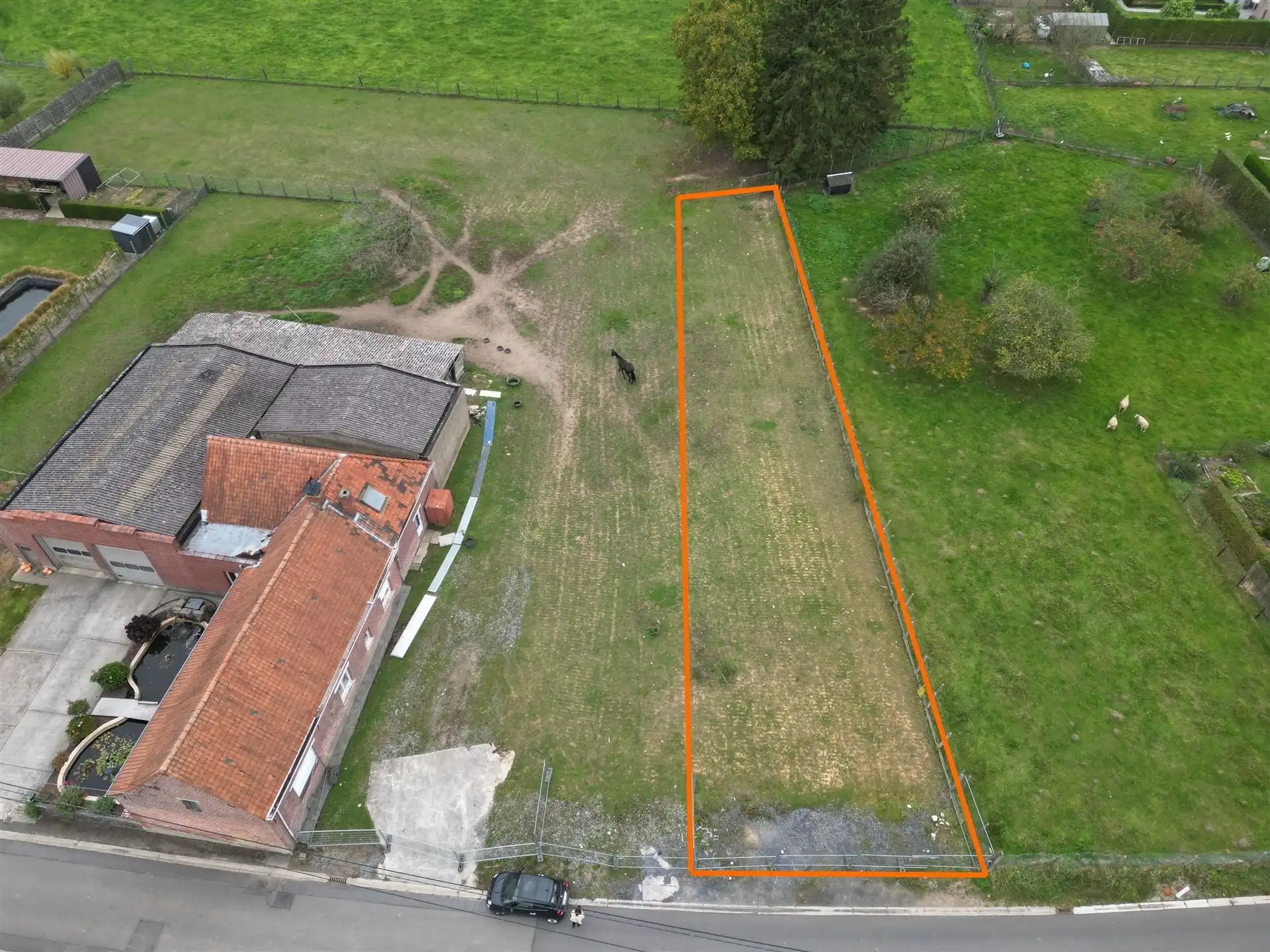 Rustig gelegen bouwgrond voor HOB foto 3