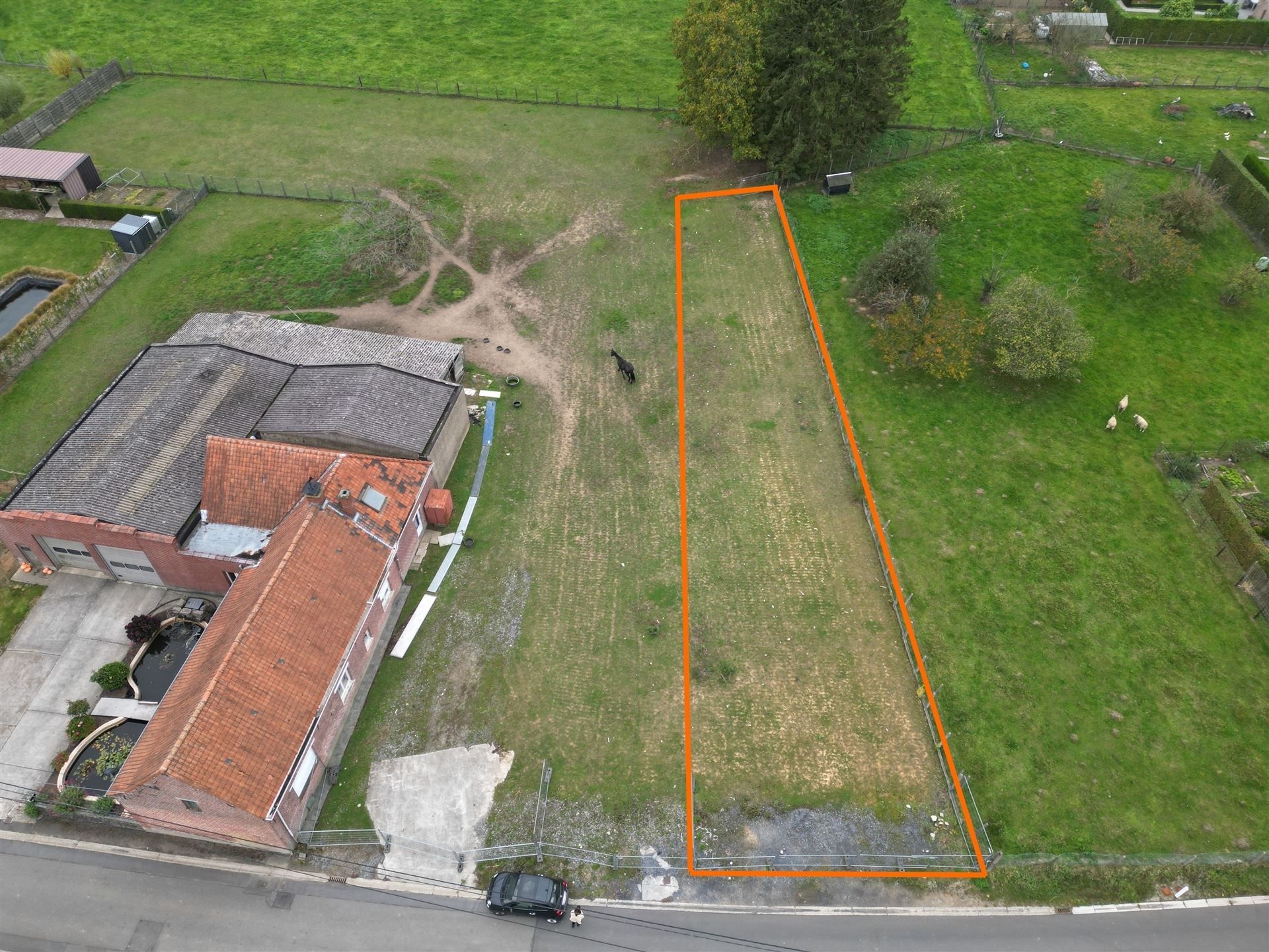 Rustig gelegen bouwgrond voor HOB foto 3