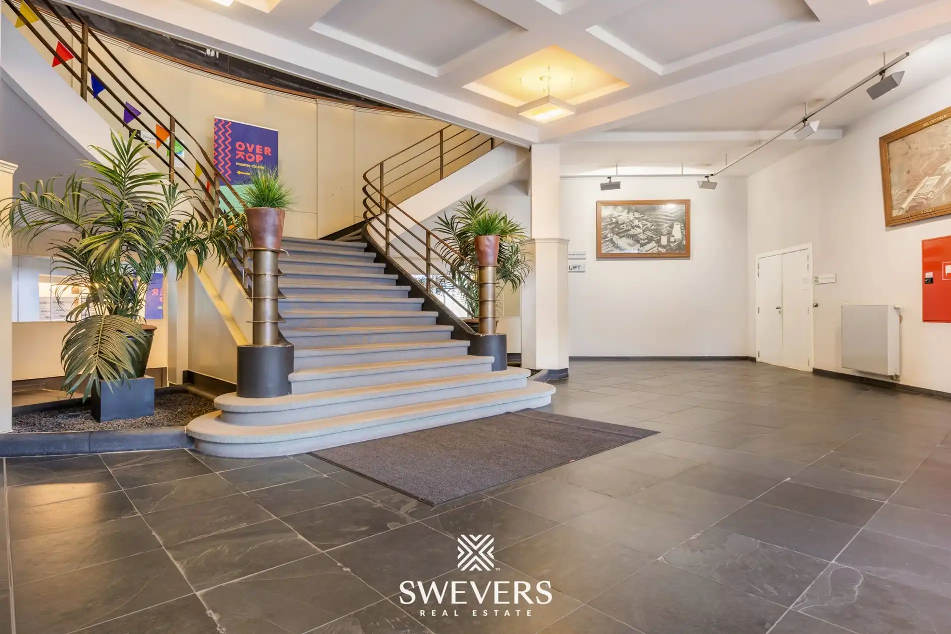 Exclusief handelspand met uitstraling, licht en rendement foto 3