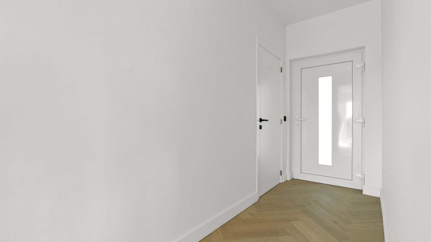 Smaakvol afgewerkte, hedendaagse woning met 4 slaapkamers op toplocatie in Maaseik-Neeroeteren foto 6