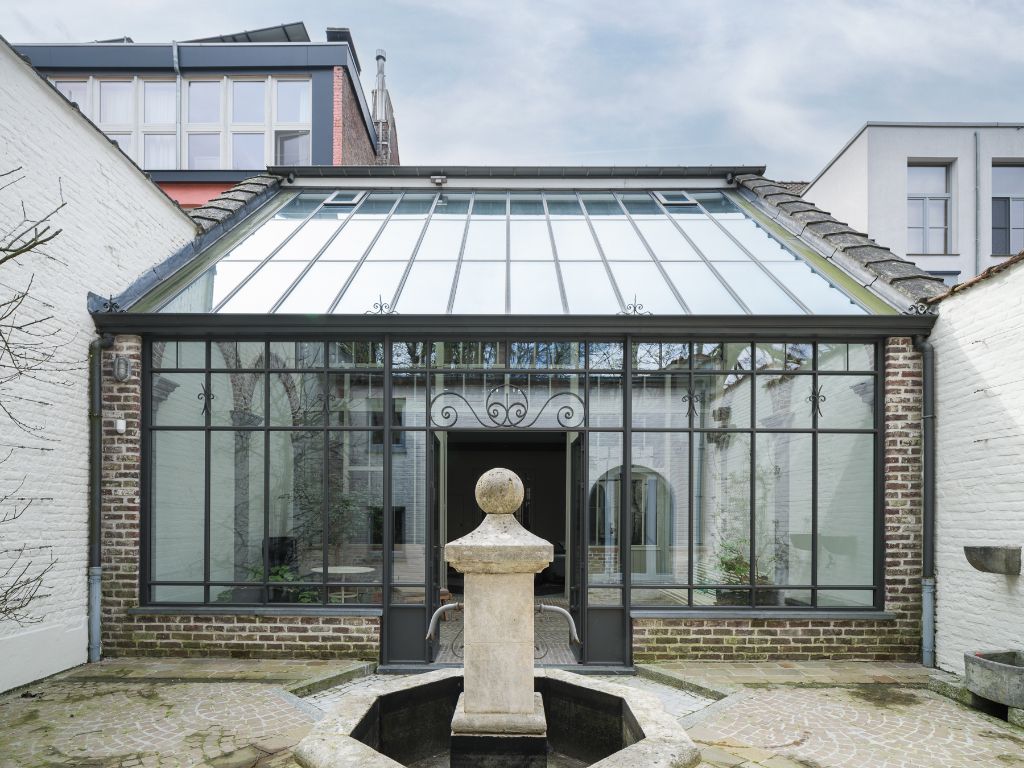 Omgeving Citadelpark – 'Atelier Vanaise' exceptionele schilderswoning met 2 slaapkamers, orangerie, stadstuin en achtergelegen huisje met 1 slaapkamer. foto 24