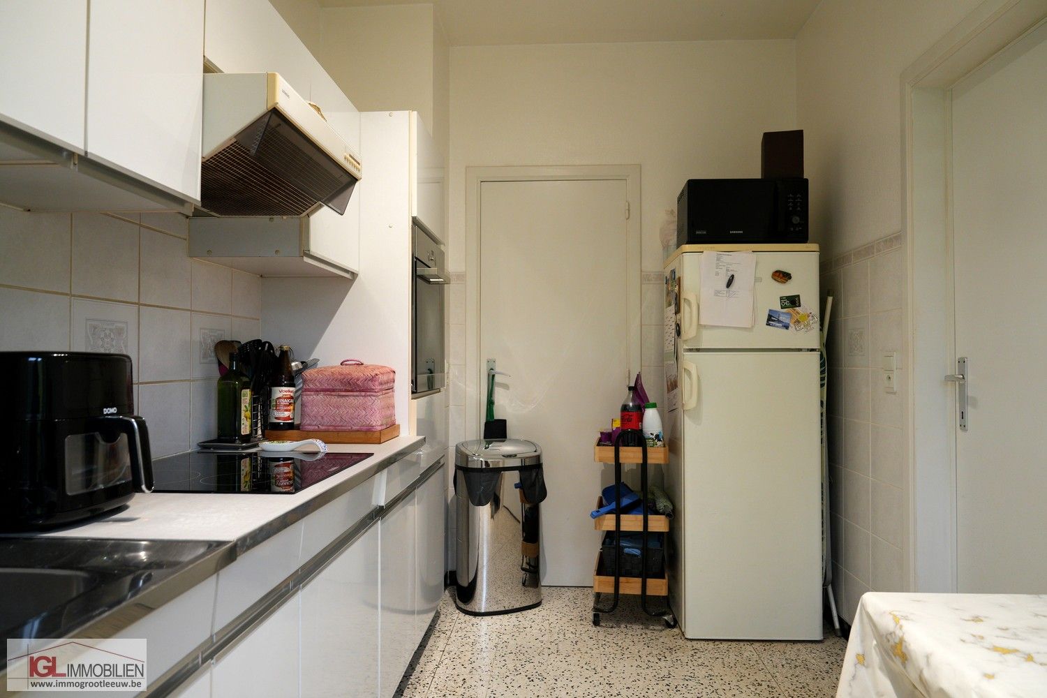 Ruime bungalow met dubbele garage en tuin te koop in Sint-Pieters-Leeuw foto 12