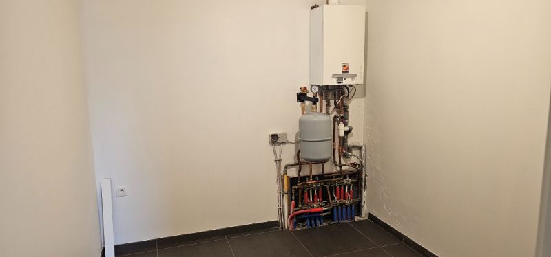 Recente en moderne gezinswoning met drie slaapkamers, garage en tuin foto 7