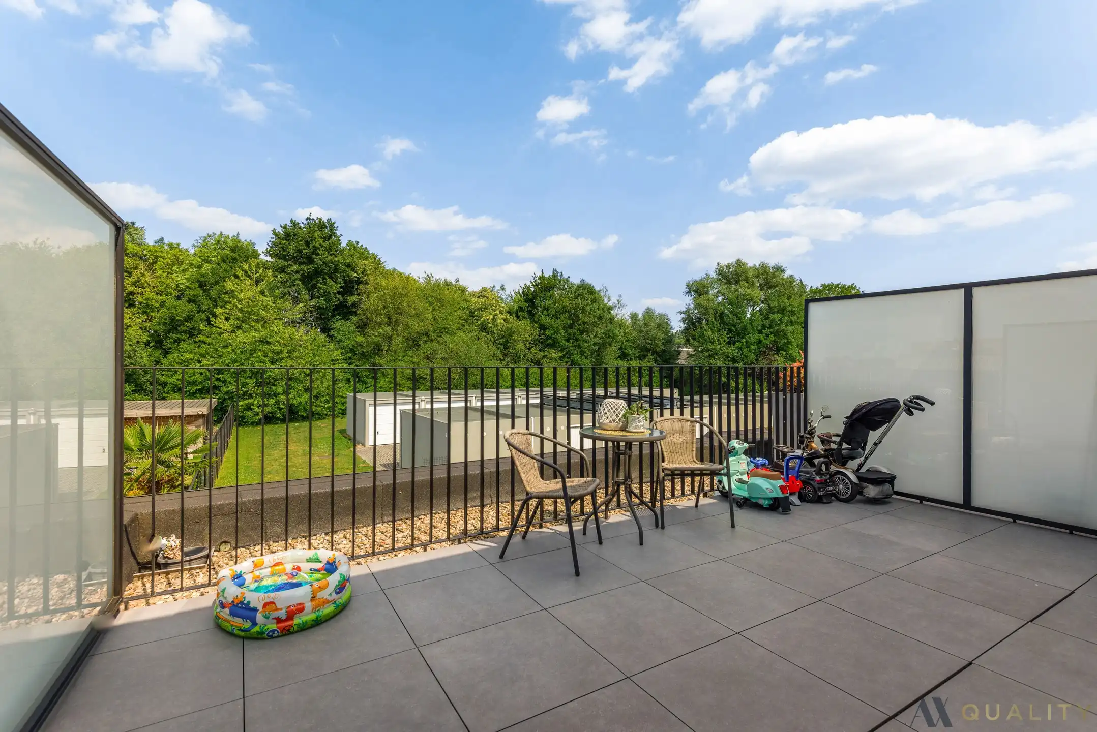 2-slaapkamer appartement met ruim terras foto 12