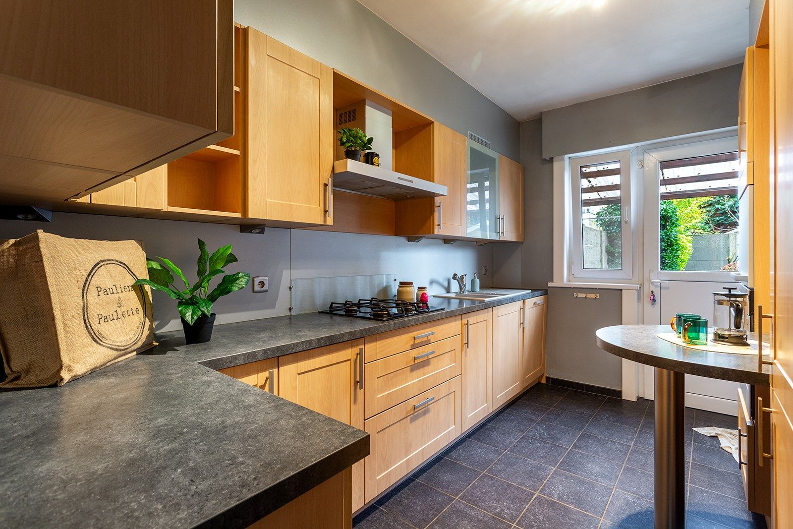 Gelijkvloers appartement met tuin foto 4