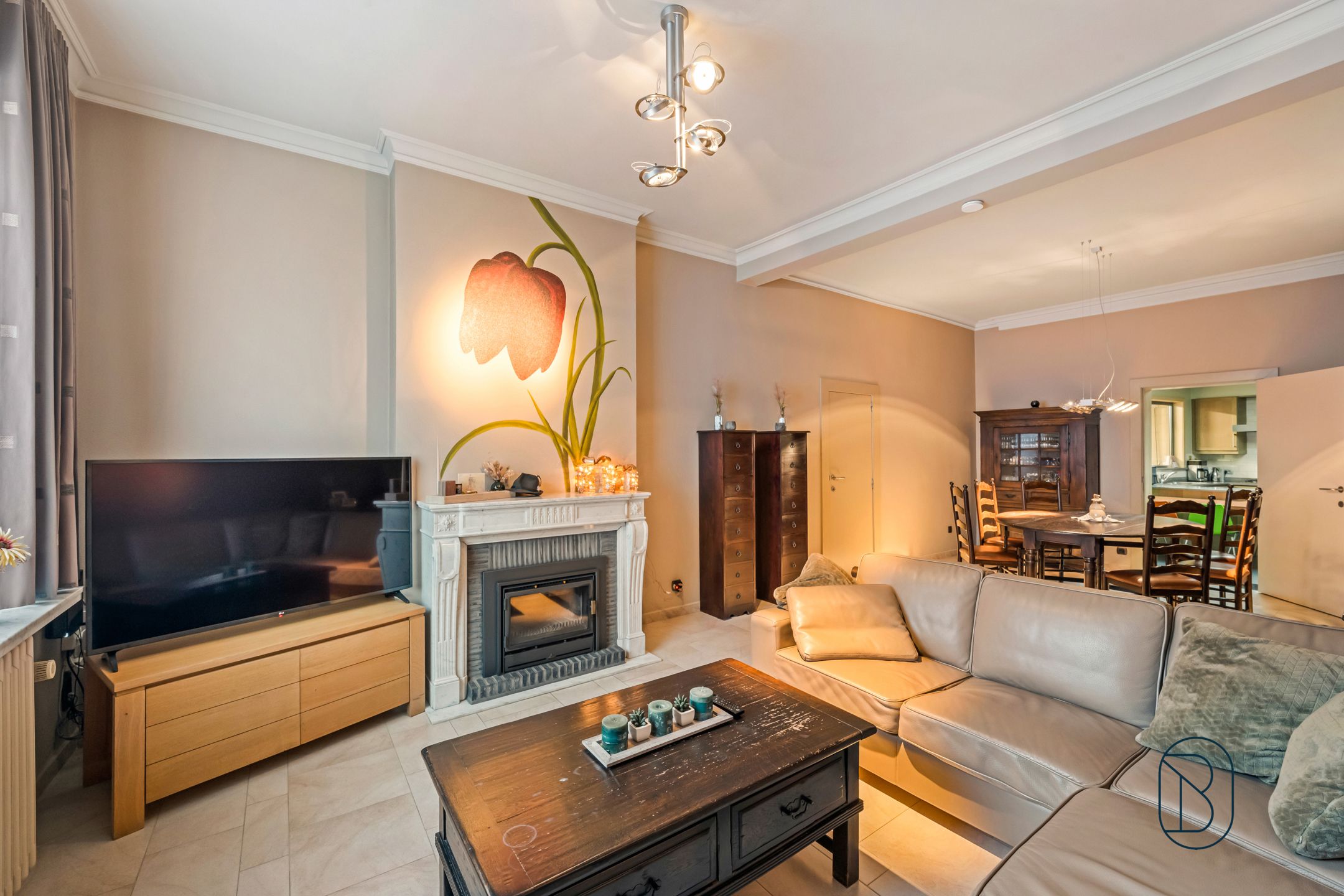 Topgelegen handelspand met woonst foto 13