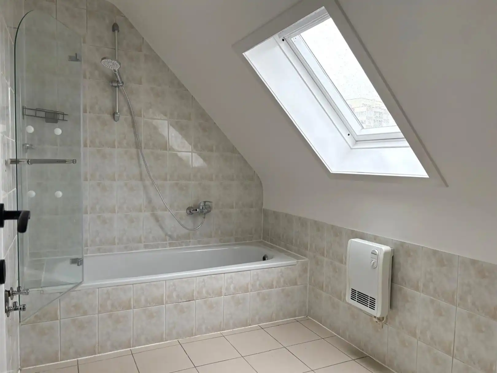 Ongemeubeld duplex appartement met 2 slaapkamers foto 14