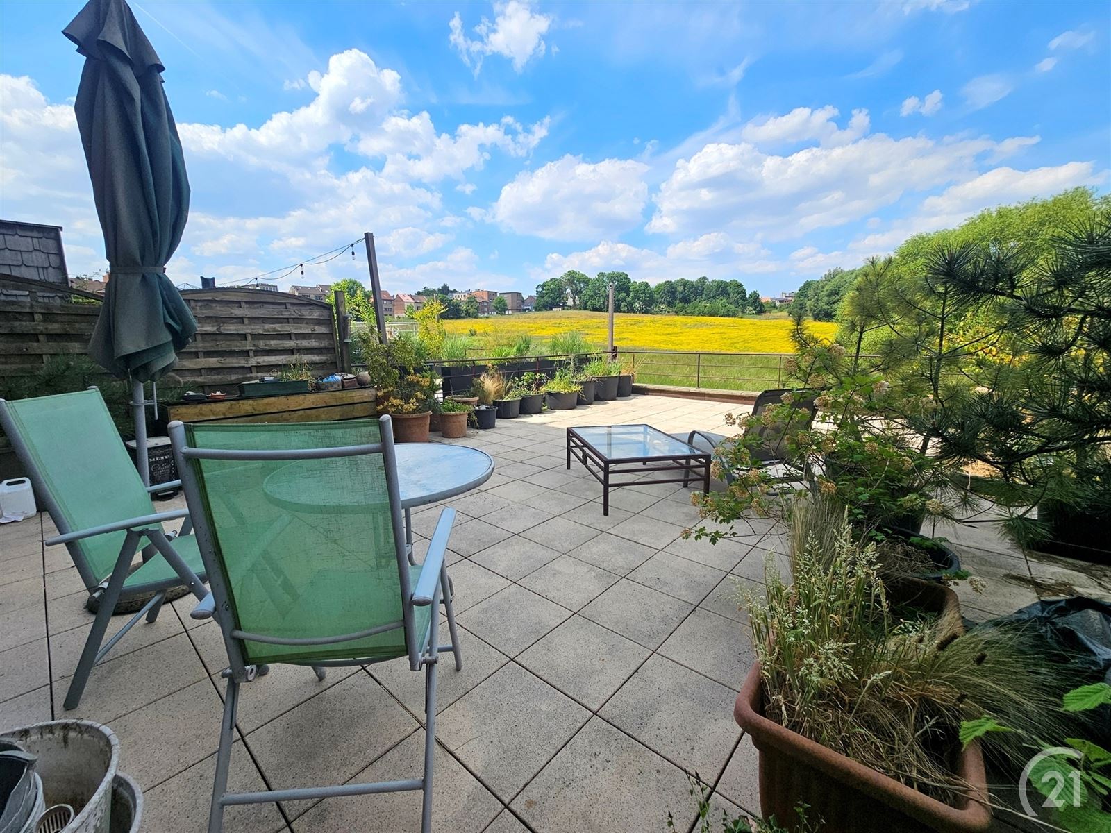 Magnifiek gelijkvloersappartement met royaal terras en weids uitzicht

 foto 4
