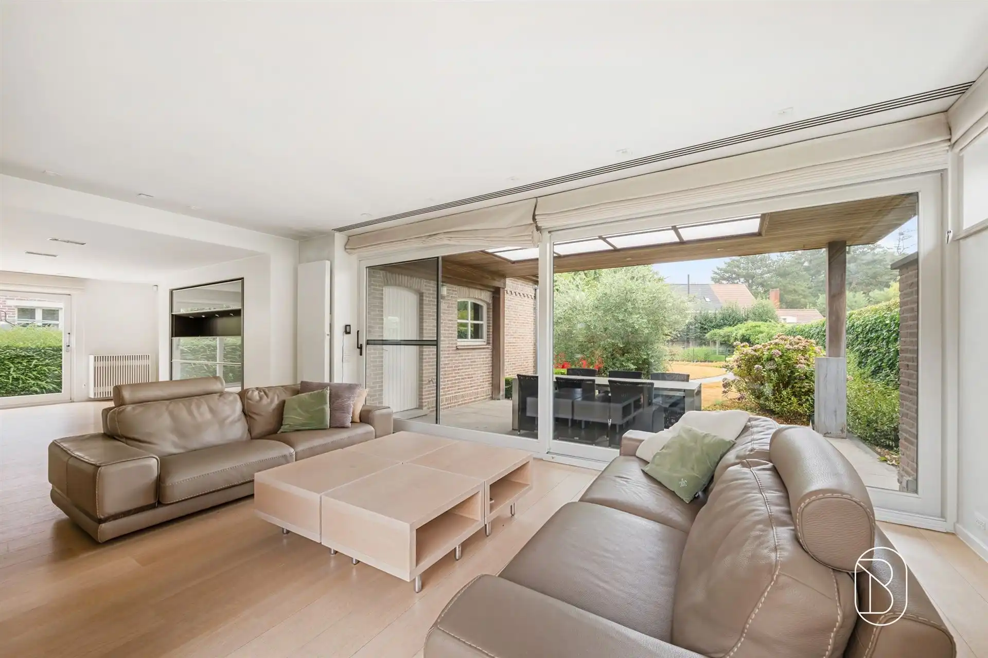 Charmante woning met prachtige tuin in Wielsbeke foto 8