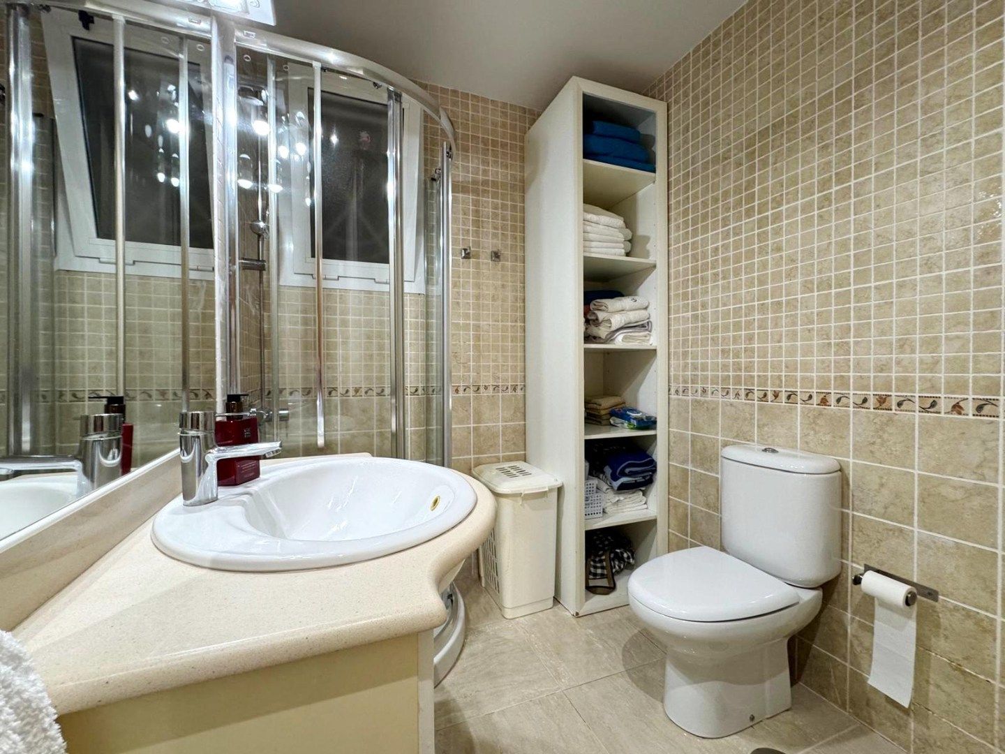 Ruim appartement met groot terras!  foto 10