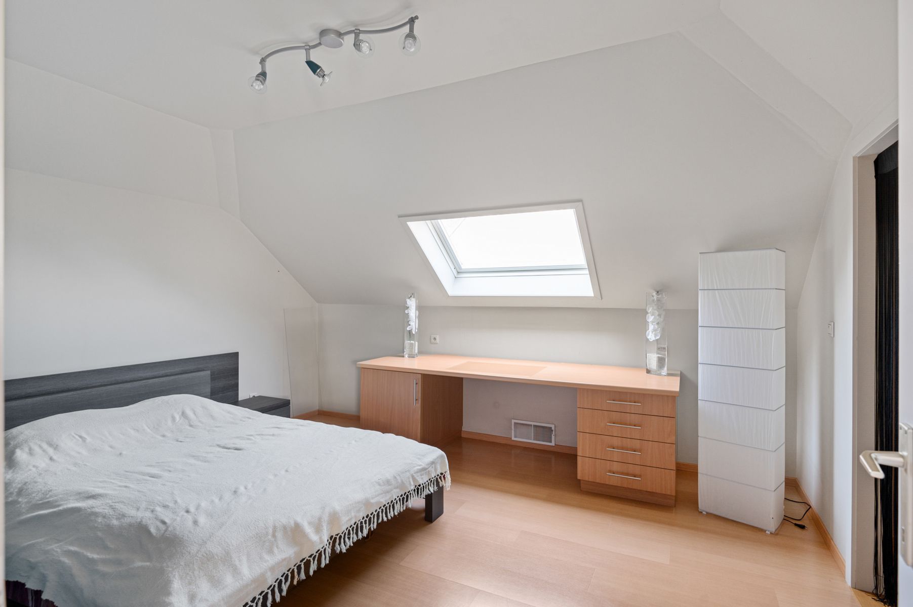 Vrijstaande, instapklare woning met verwarmd zwembad foto 16