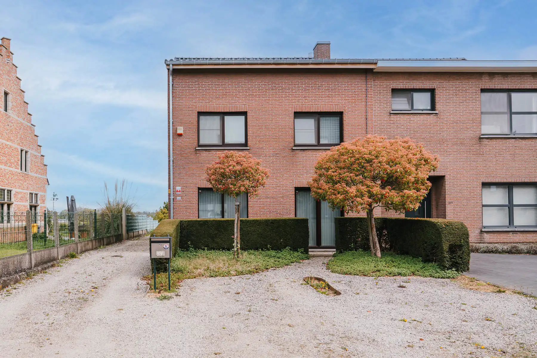 Energiezuinige gezinswoning op een knap perceel foto {{pictureIndex}}