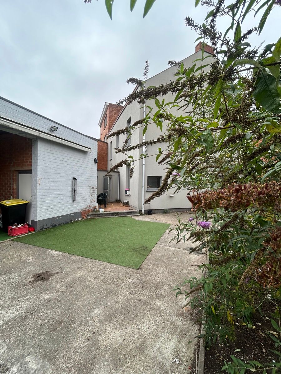 Woning met grond en garage foto 16