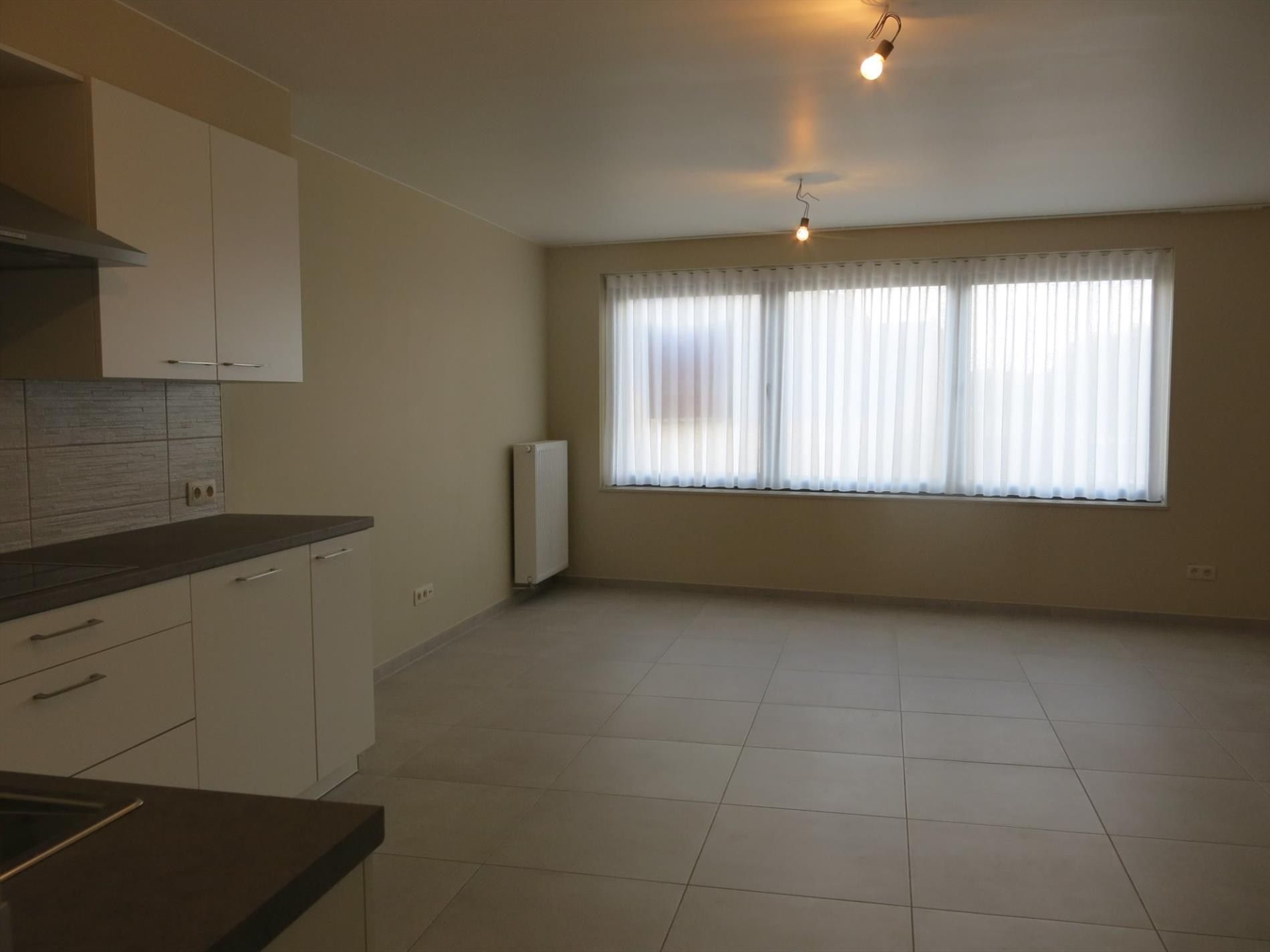 Nieuwbouwappartement met 2 slaapkamers op de Markt in Houthulst foto 4