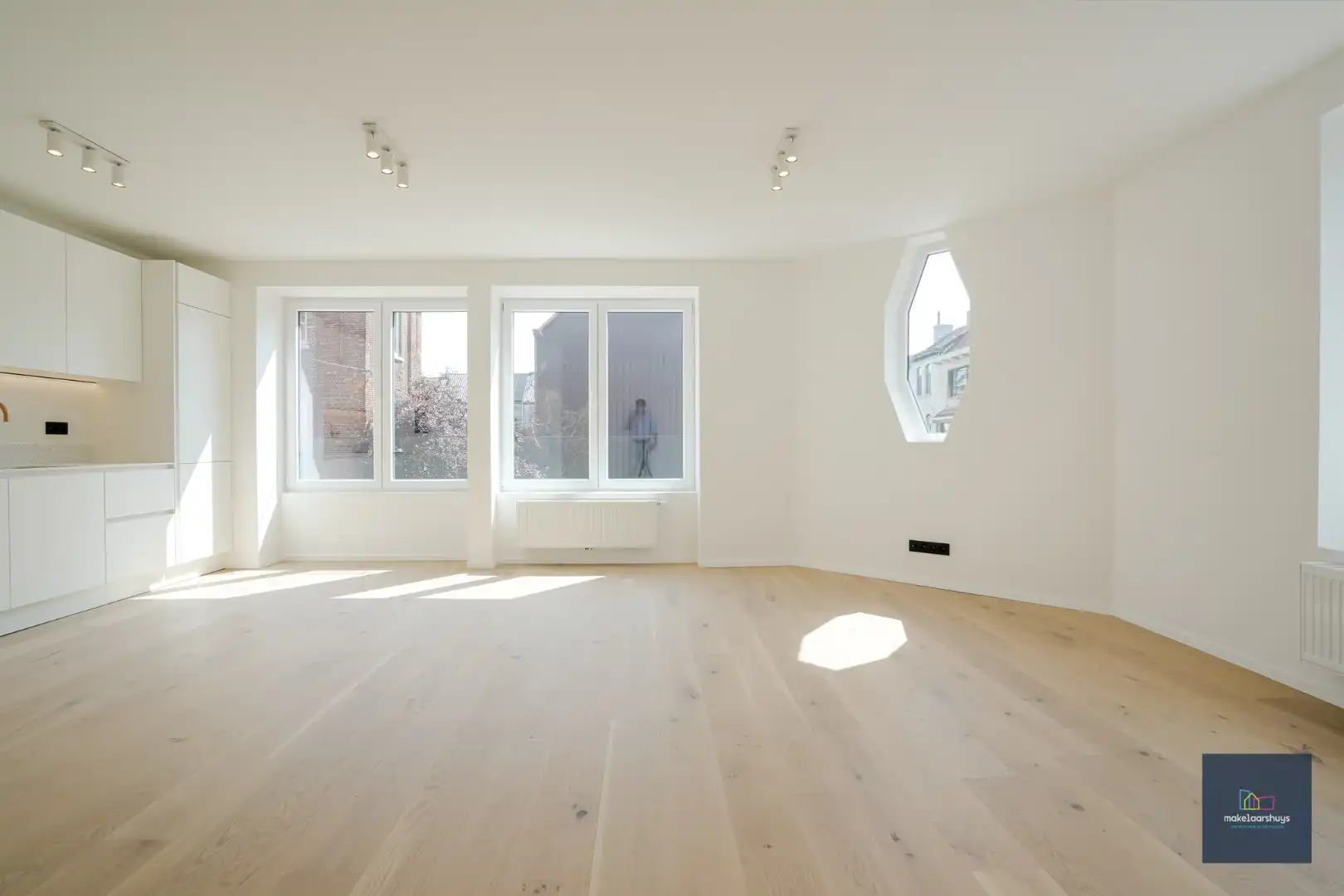 Stijlvol gerenoveerd 2 slaapkamerappartement  foto 3