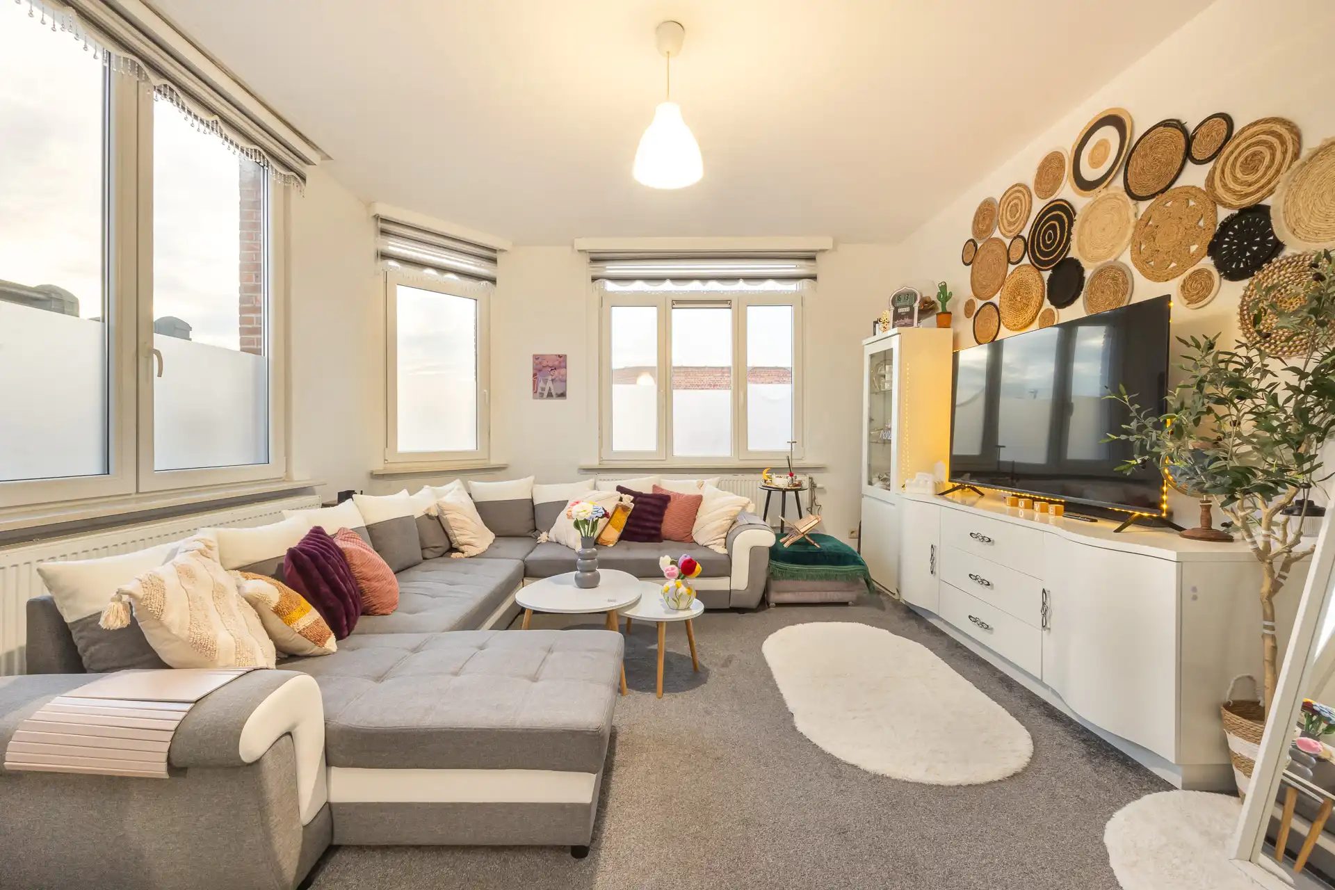 Hoofdfoto van de publicatie: Vergund appartementsgebouw met 3 appartementen met 2 slpk's