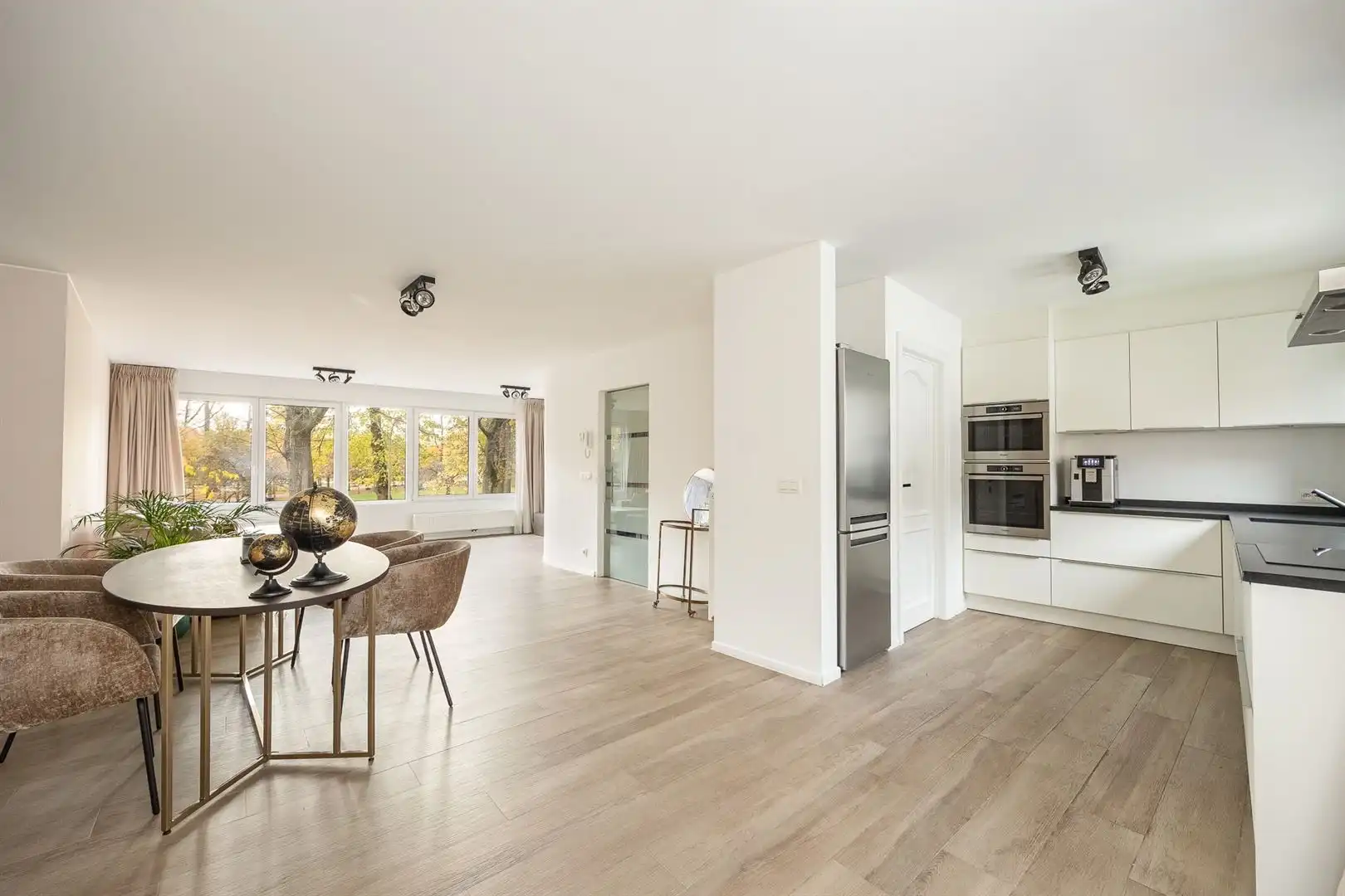 Ruime gezinswoning met tuin en garage met zicht op het park van Brasschaat foto 6