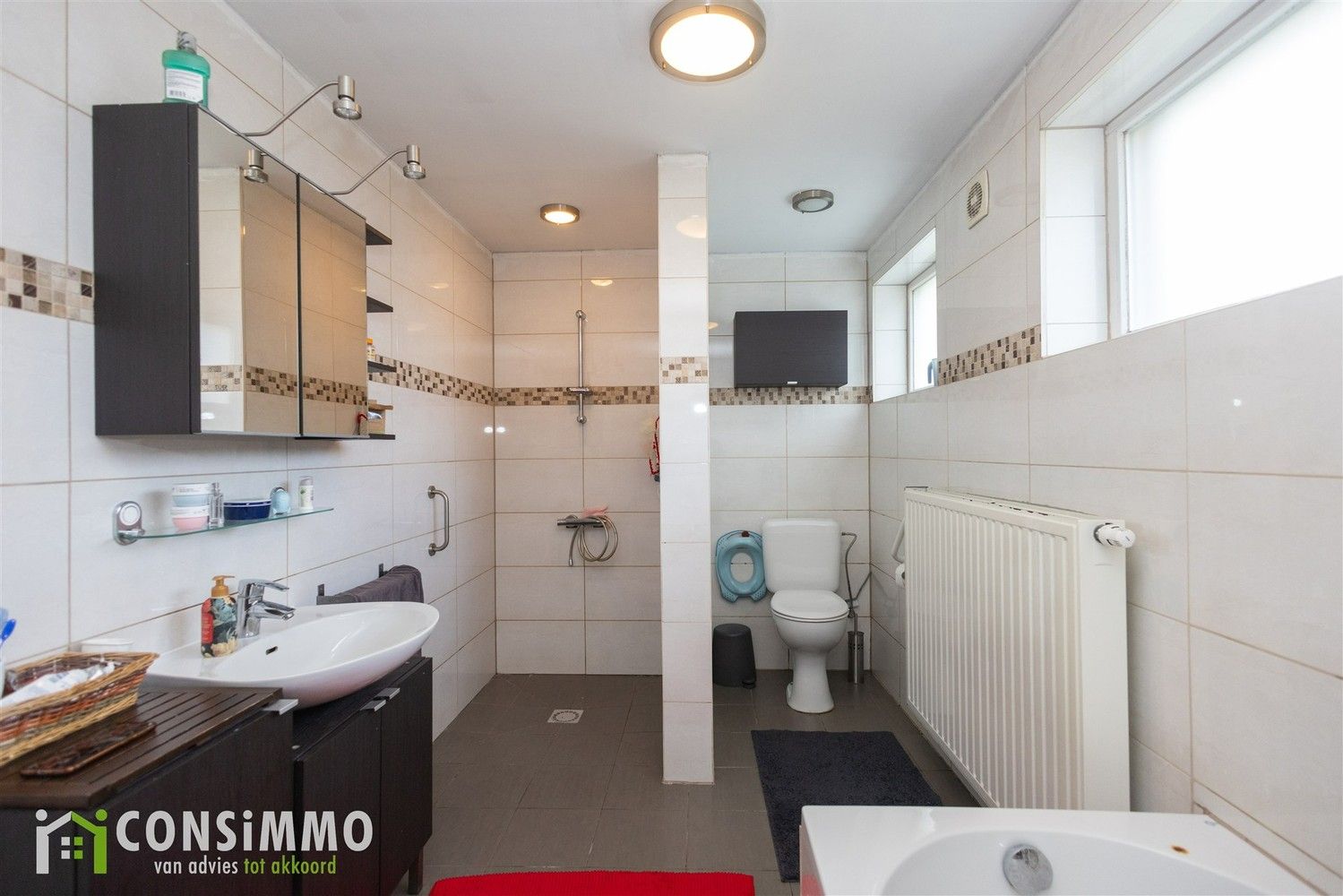 Ruime vrijstaande woning met 5 slaapkamers, loods en 50a perceel in Genk-Zuid foto 16