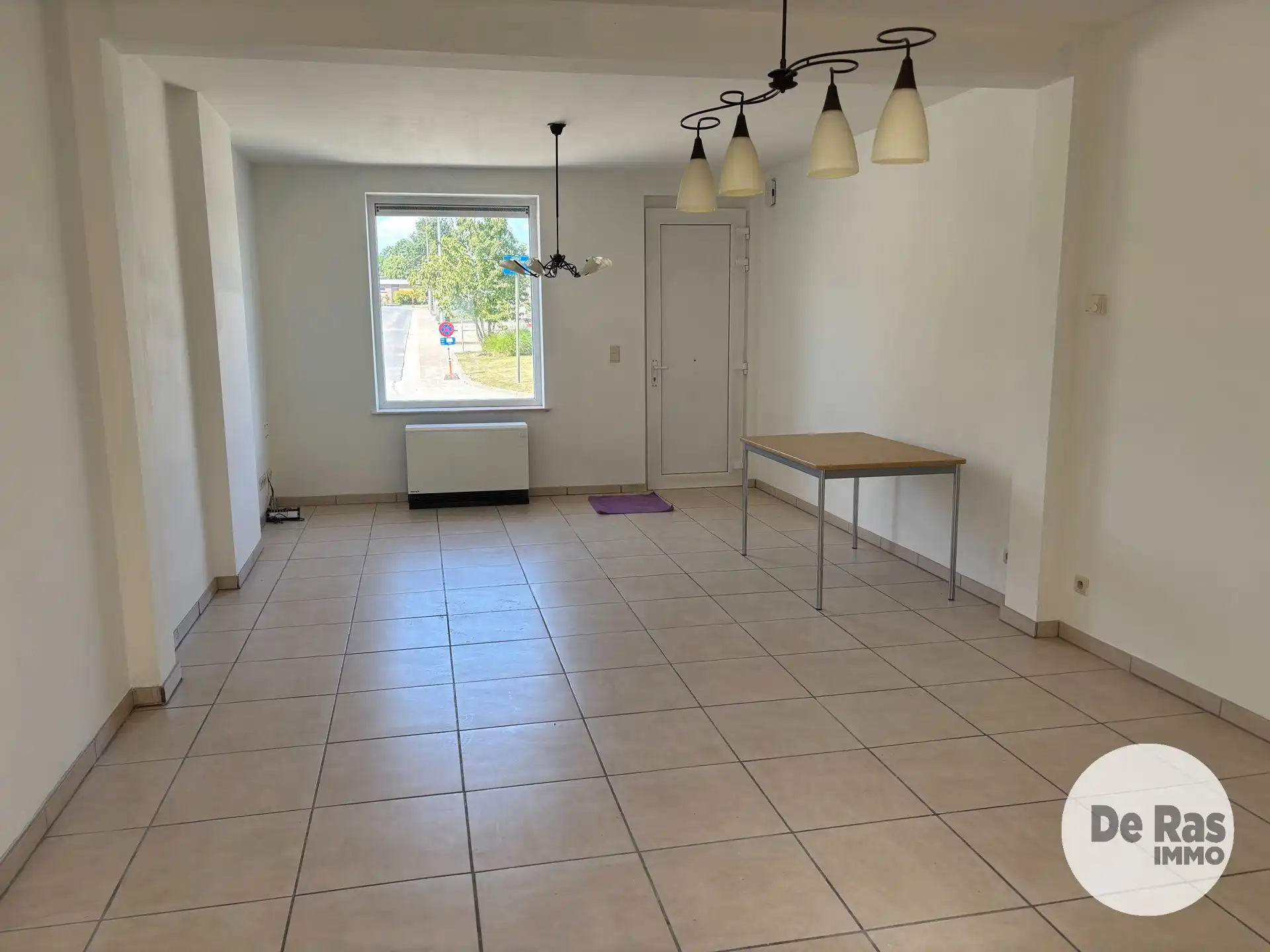 BURST - Gerenoveerde rijwoning met tuin foto 4