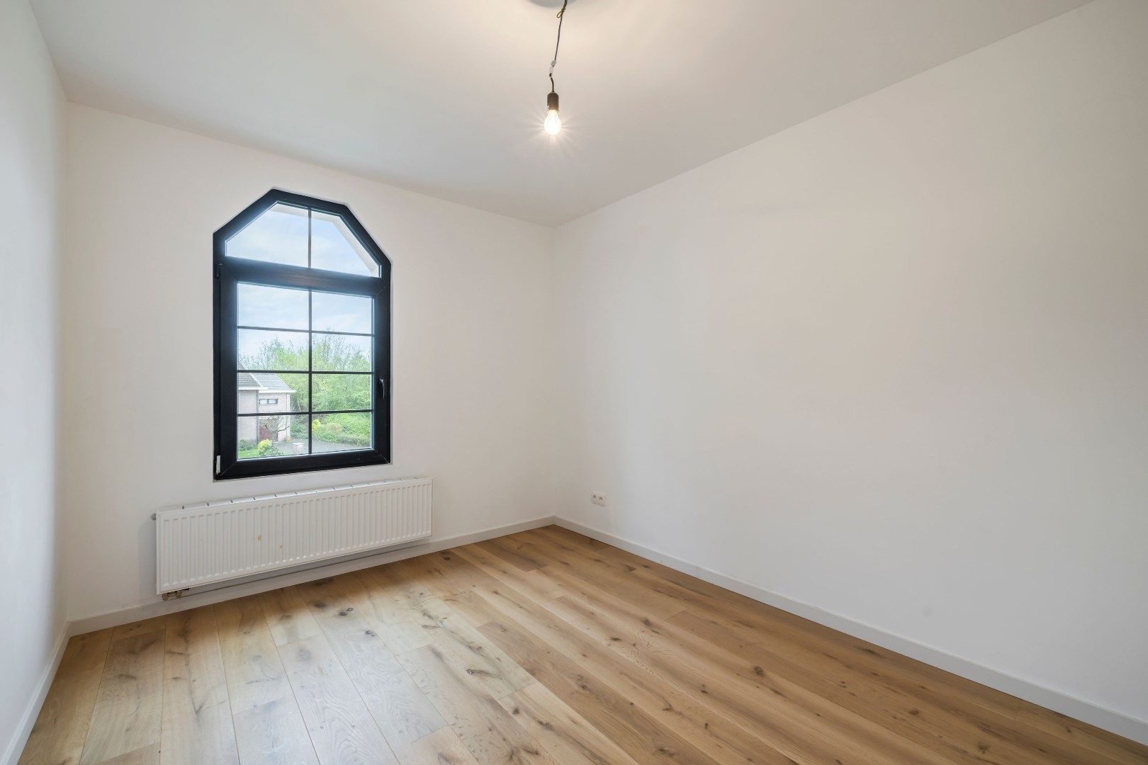 Luxueus gerenoveerde (2025) woning bijgebouw & ruime tuin in Zwijndrecht foto 15