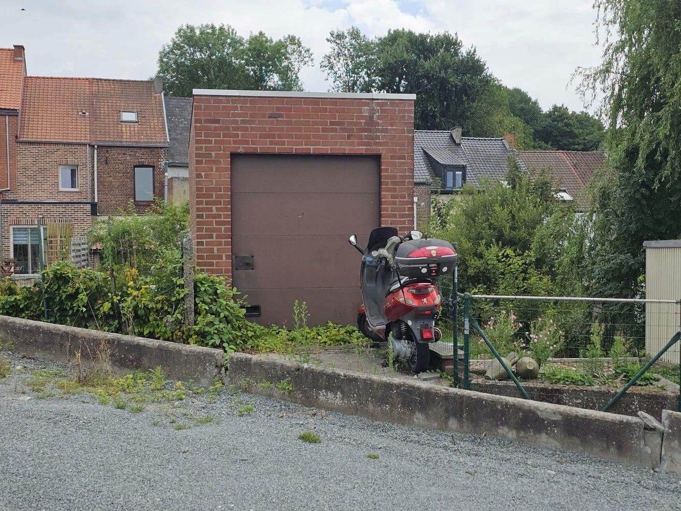Te renoveren rijwoning nabij de Oudenberg foto 4